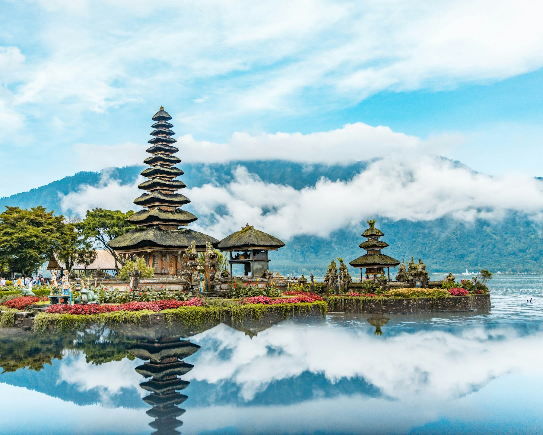 Ulun Danu Beratan temple with mountain mist